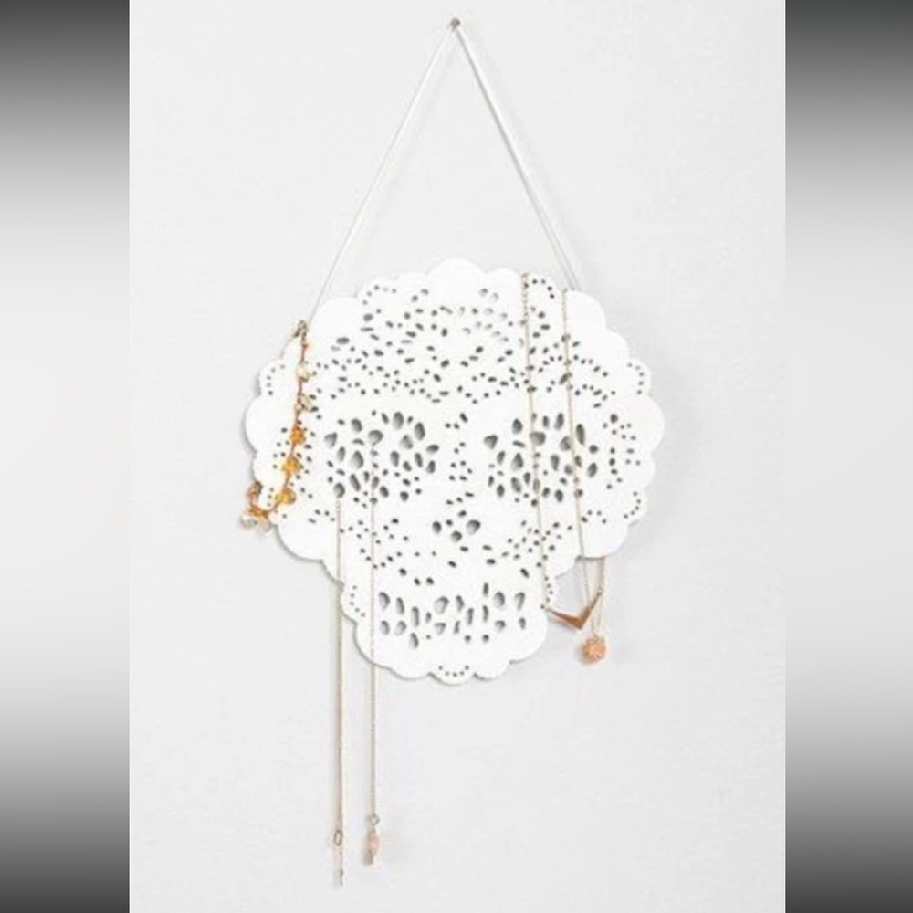 Urban Outfitters Skeleton Hanging Jewelry Stand Skull White Wall Art Plum & Bow